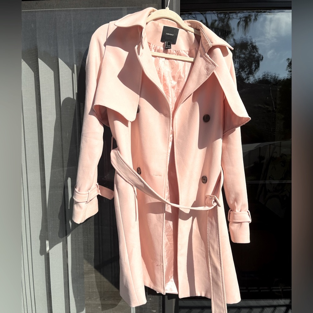 Light professional overcoat with belt